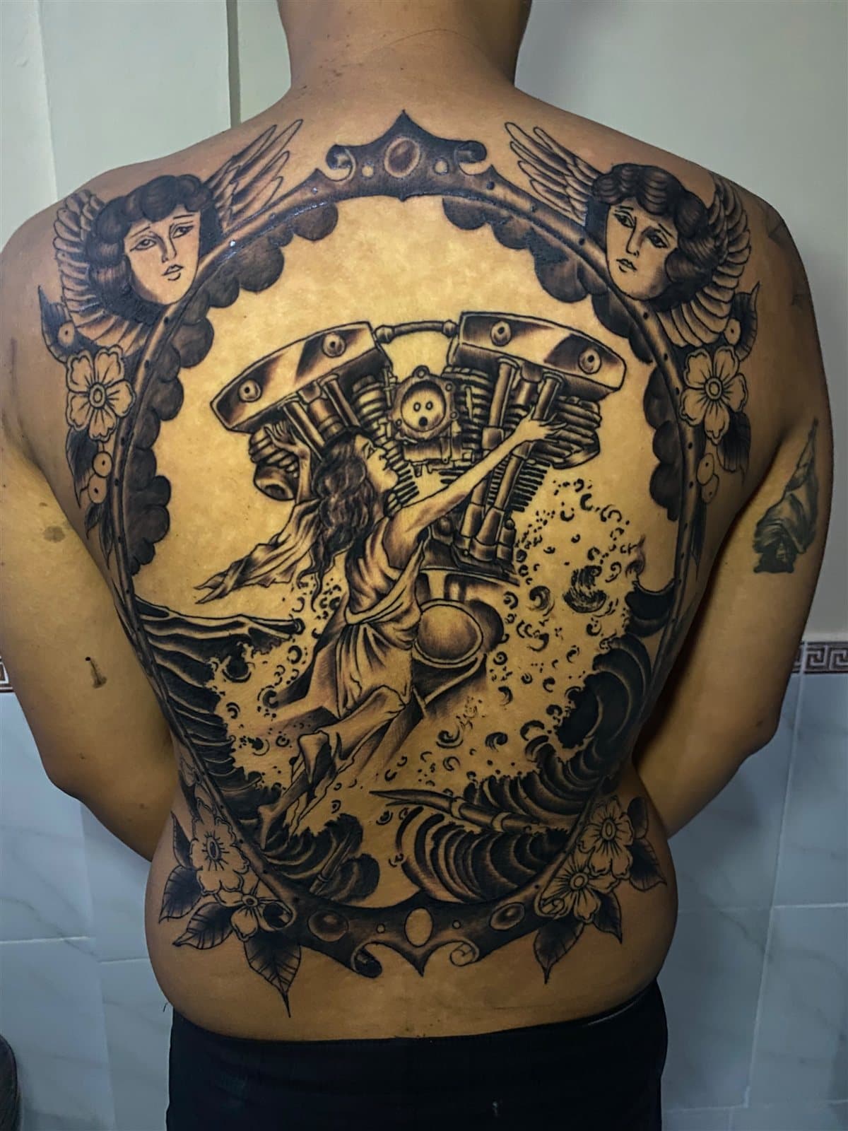 Neo-traditional back piece, motorcycle engine